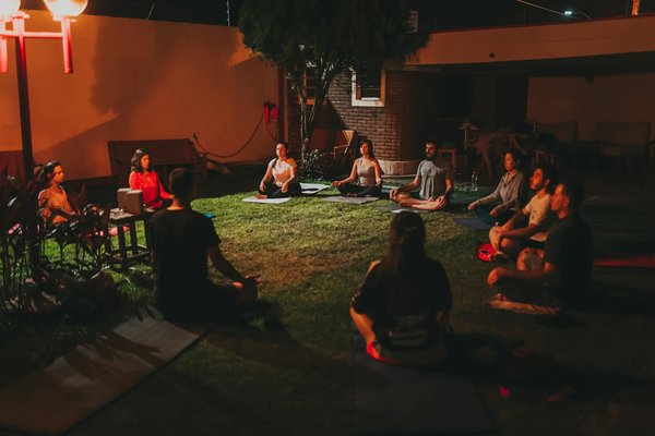 L'Alliance Équilibrante du Yoga et de la Pleine Conscience : Une Transformation en Harmonie